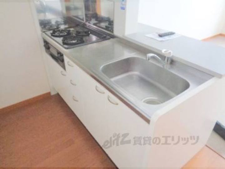 レオパレスメゾンイーストタウン203のキッチン