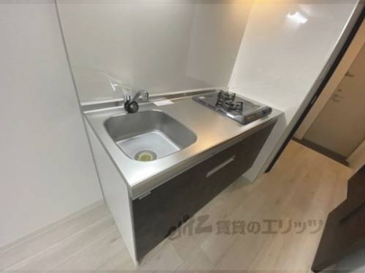 ジーメゾン伏見エルデ201のキッチン