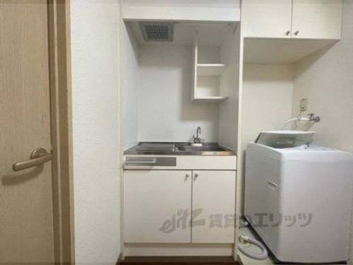 レオパレスウェストコート103のキッチン