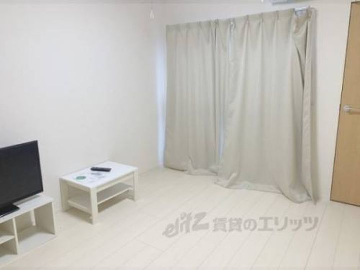 クレイノ聡105の玄関