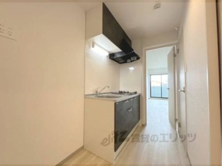 KIZUNA RESIDENCE伊勢田駅前301のキッチン