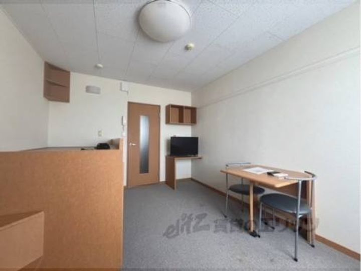 レオパレスクリオネ204の寝室