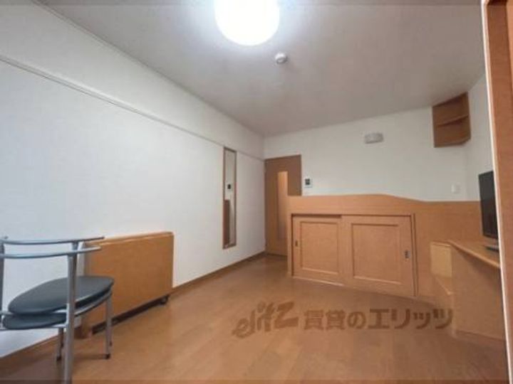 レオパレスグランシャリオ207の玄関