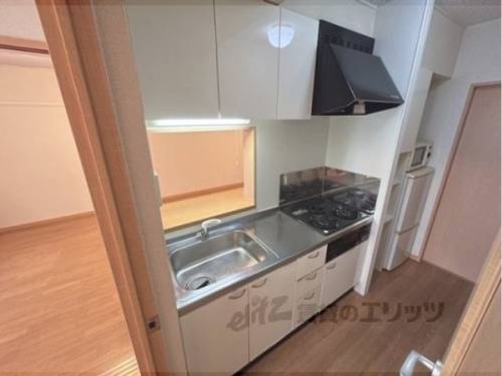 レオパレスヴィラージュE102のキッチン