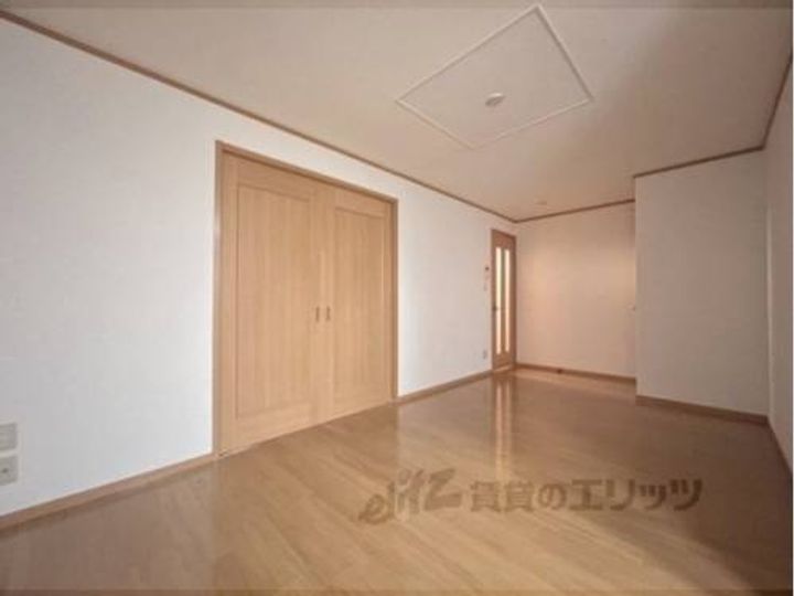 リブ 本郷 Bの玄関