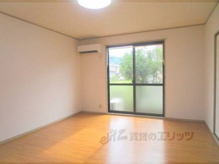 グランシャリオA棟の玄関