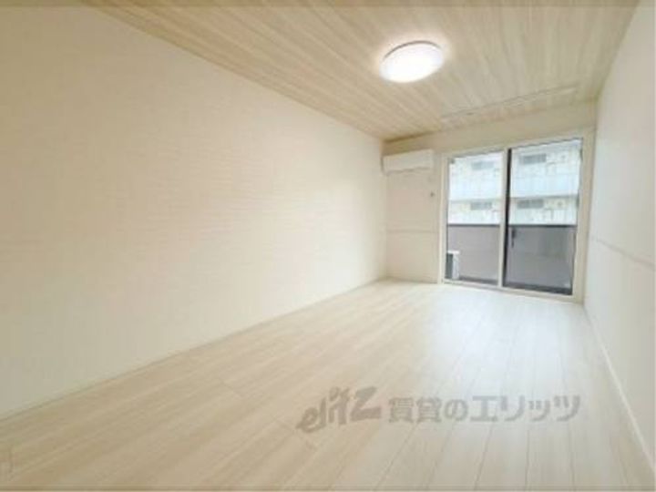 モンヴィラージュ?101の玄関