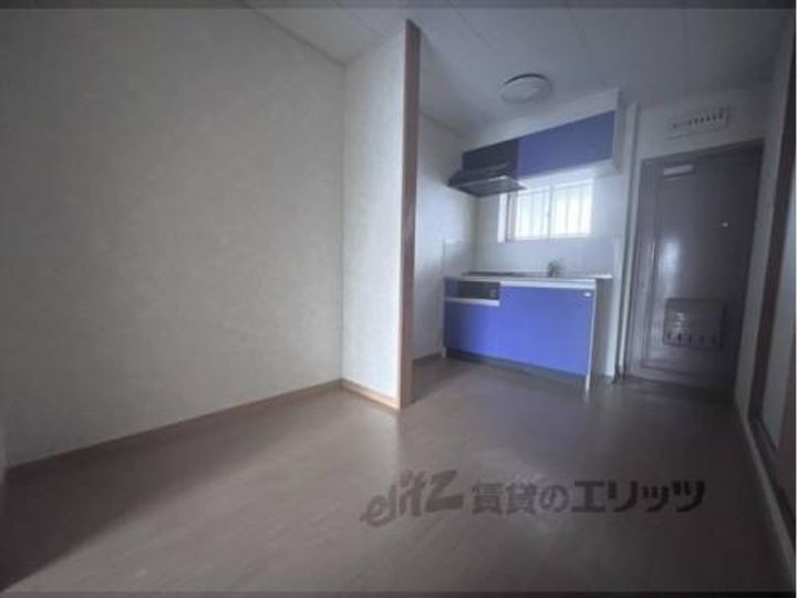 サントピア308の玄関