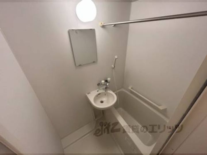 レオパレス三条東山103の風呂