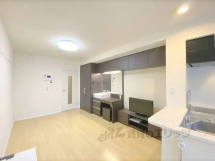 レオネクストコミンチャーレ九条107の寝室