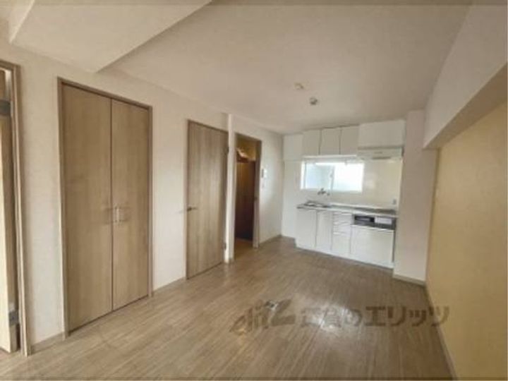 ウィンド・ヒル香里?703の玄関