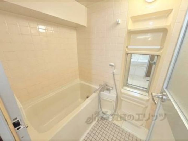 プレジール学園前の風呂