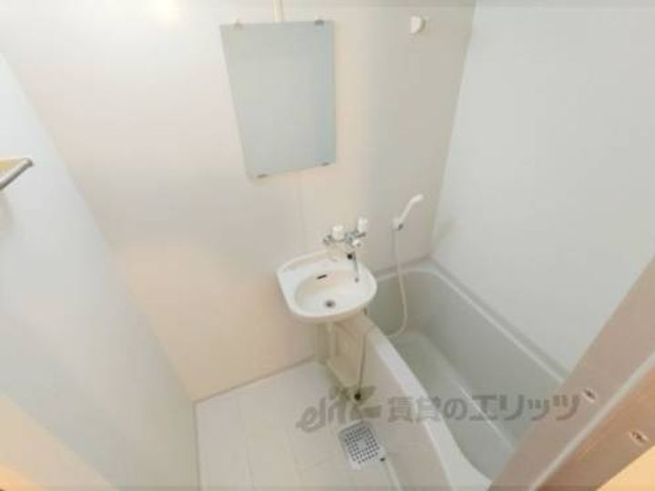 レオパレスエザーンス204の風呂