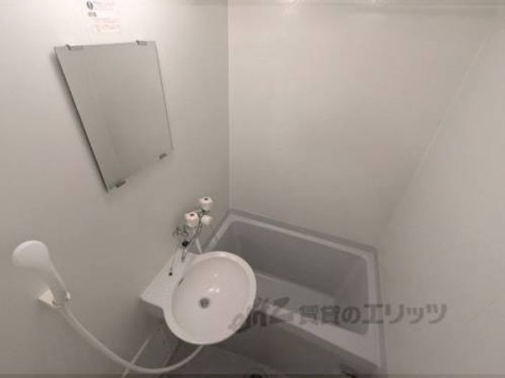 レオパレスアルモニ?の風呂