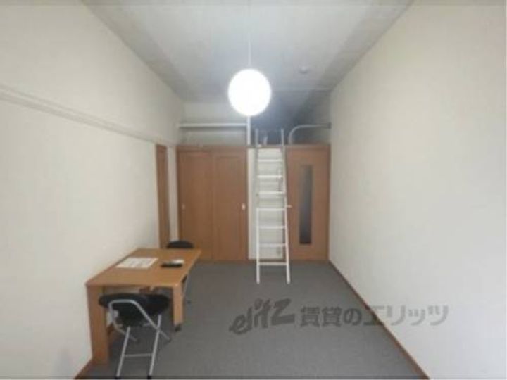 レオパレスエルヴェール?の玄関