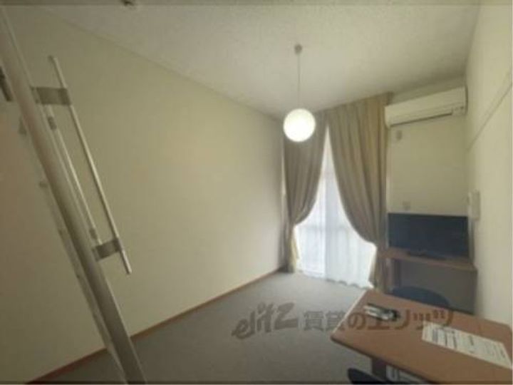 レオパレスエルヴェール?の寝室