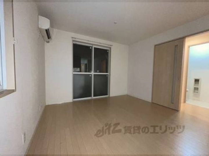 シャーメゾン 秋山A101の玄関