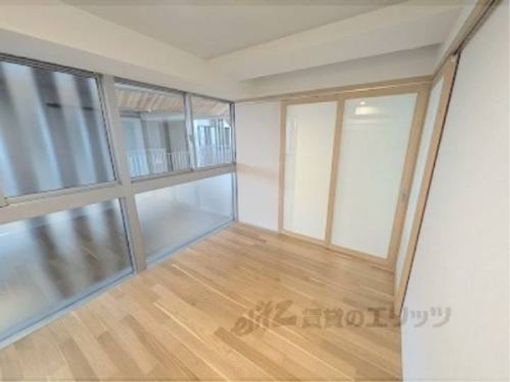 シャリマー西大路の寝室