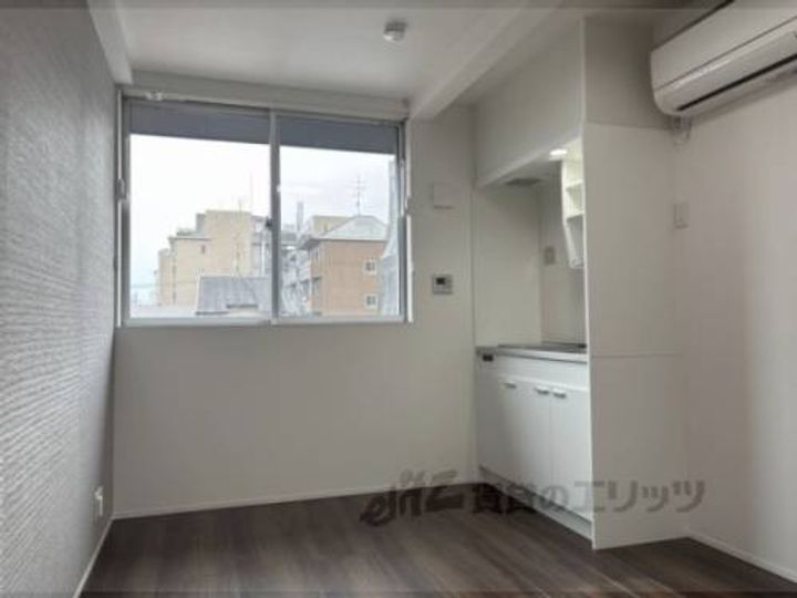 Kレジデンス神宮丸太町301の寝室