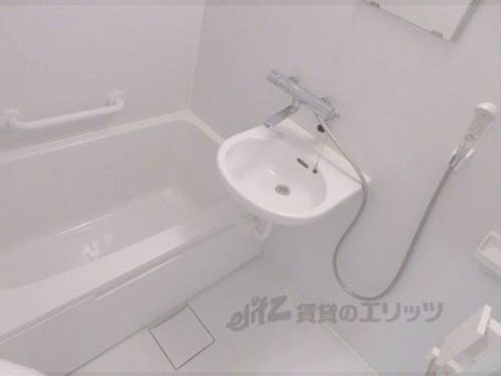 Kレジデンス神宮丸太町302の風呂