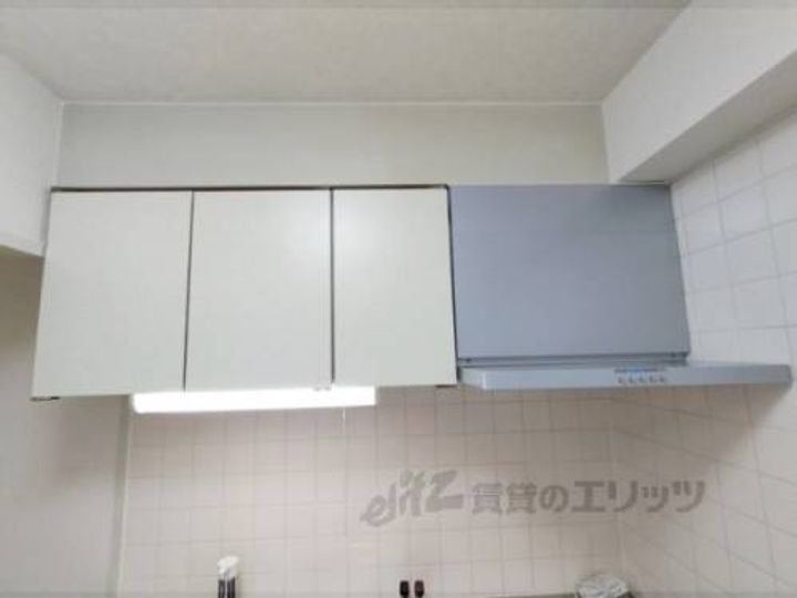 リバーサホ萬603のキッチン