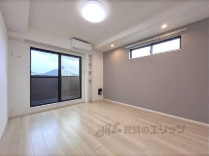 メゾン リアリ?の寝室