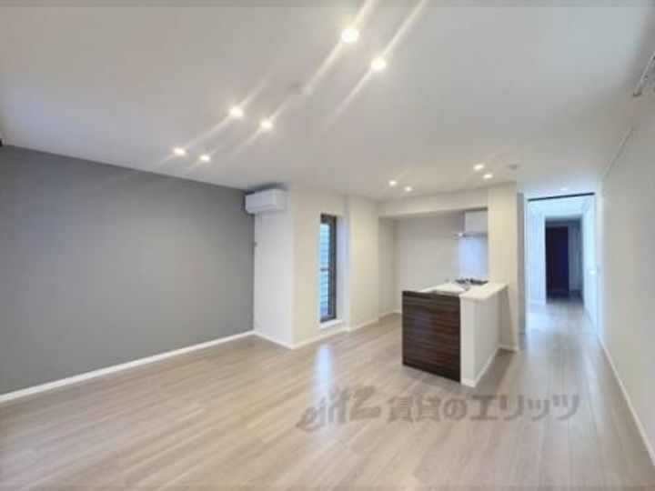 シャーメゾンライズOne401の玄関