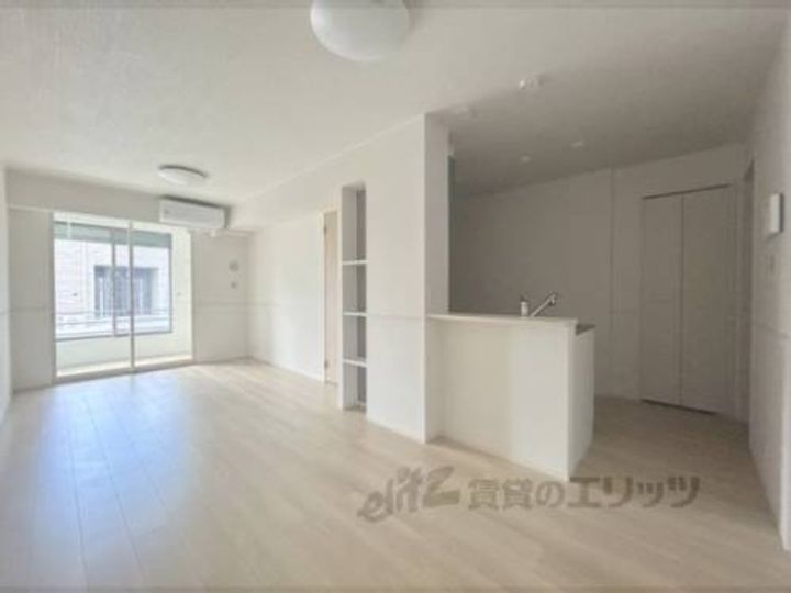 グランメゾンNの玄関