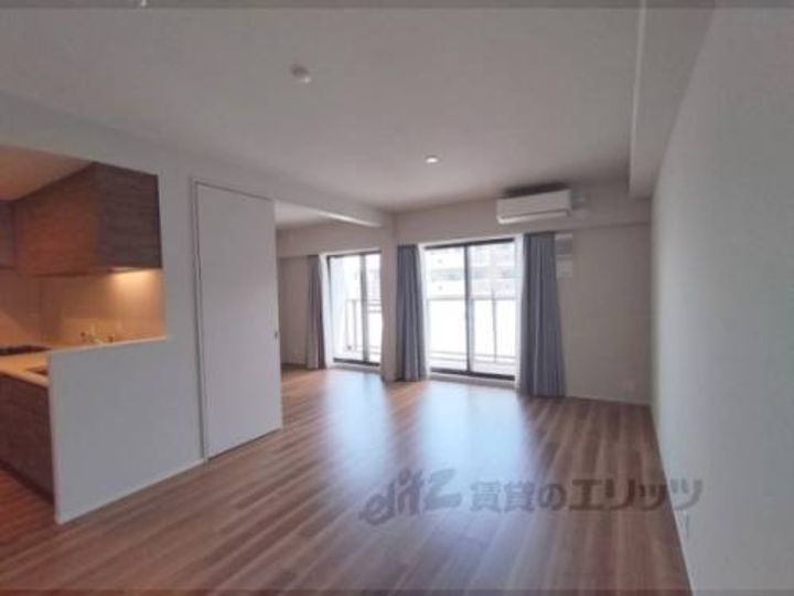 プラウド奈良大宮町の玄関