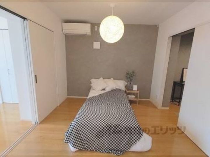 インサイトルポ山科新十条304の寝室