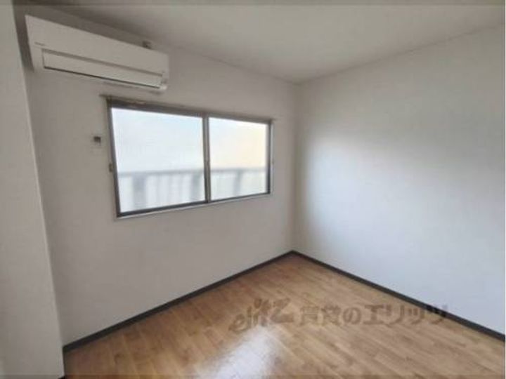 プレアール小若江の玄関