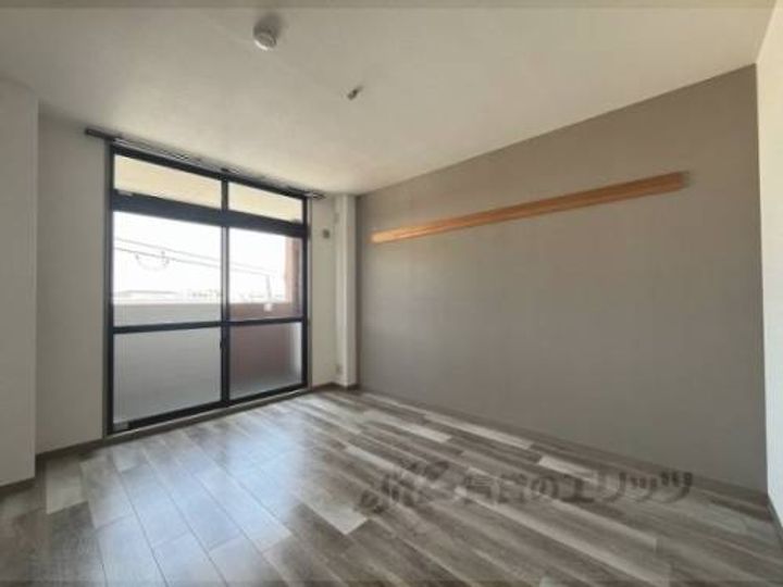 プリムローズ西野503の寝室