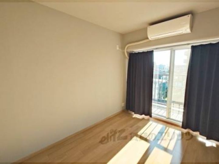 若江岩田スカイハイツ608の寝室