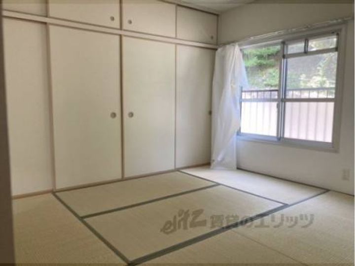 寝屋川団地C28号棟108の寝室