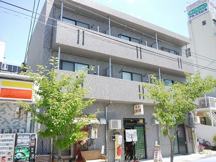 ラッキーシティーハウスの外観