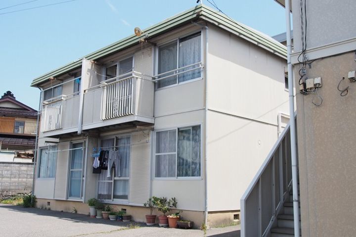 コーポ浜(本町)の外観