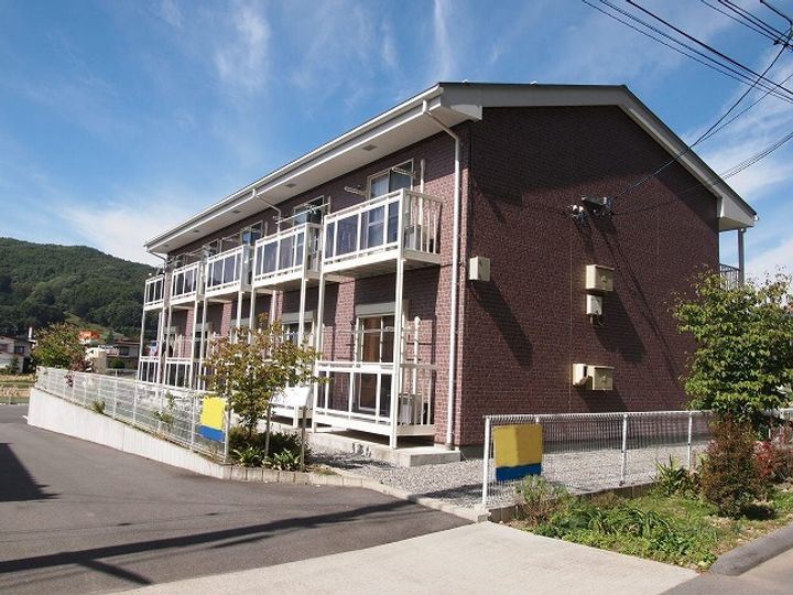 アドニス・アイの外観